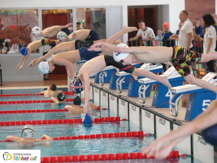 Érmek Miskolcról - újabb versenyen a Nyíregyházi Sportcentrum úszói