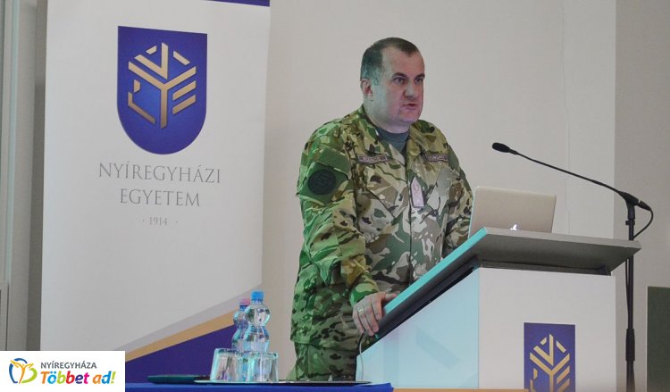 Kiberműveletek, kiberbiztonság – A Magyar Honvédség dandártábornoka tartott előadást