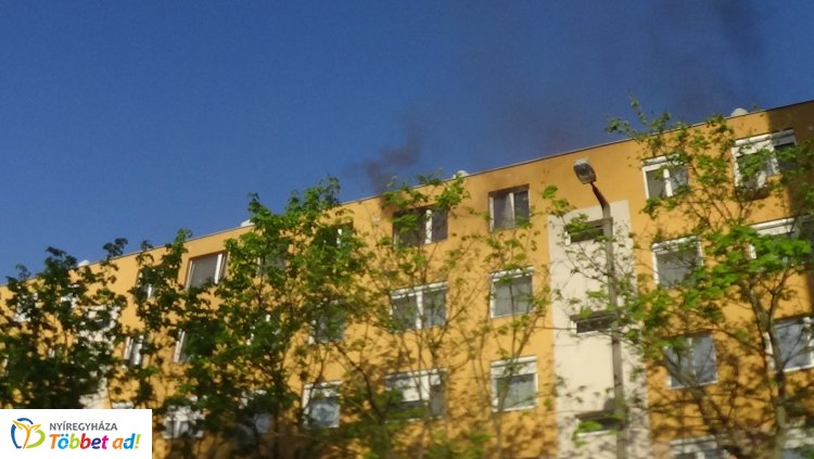 Újabb társasházi lakásban ütött ki tűz – Videóért kattintson ide!