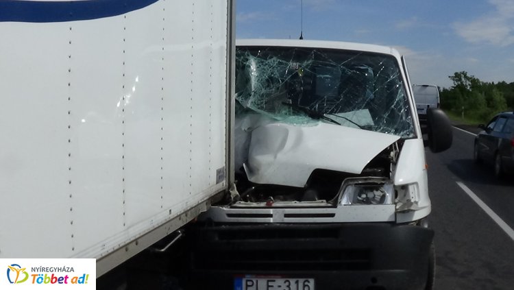 Ismét baleset történt a 4-es főúton Nyírtura közelében -Egy sérültet kórházba szállítottak