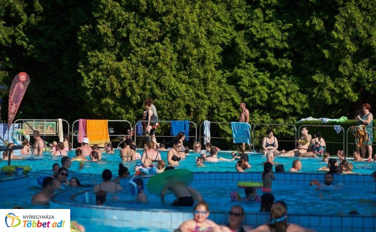 Teltház Sóstón – 3 nap alatt 16 ezer látogató az Állatparkban, hétvégén nyit a Tófürdő!