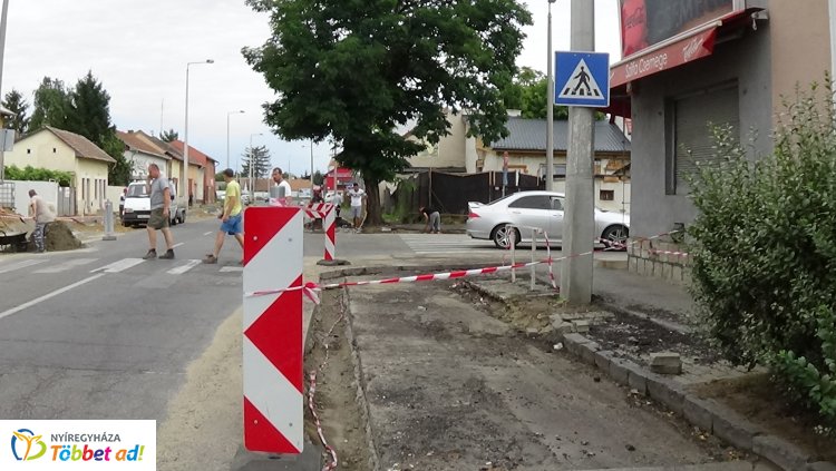 Forgalom korlátozás a Debreceni utca és Szilfa utcai csomópontban
