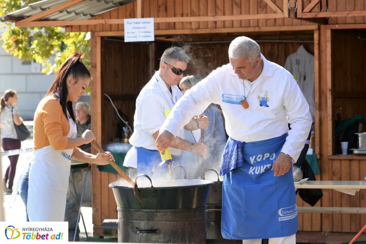 Bogrács- és Grillbajnoksággal folytatódott vasárnap a Tirpák Fesztivál