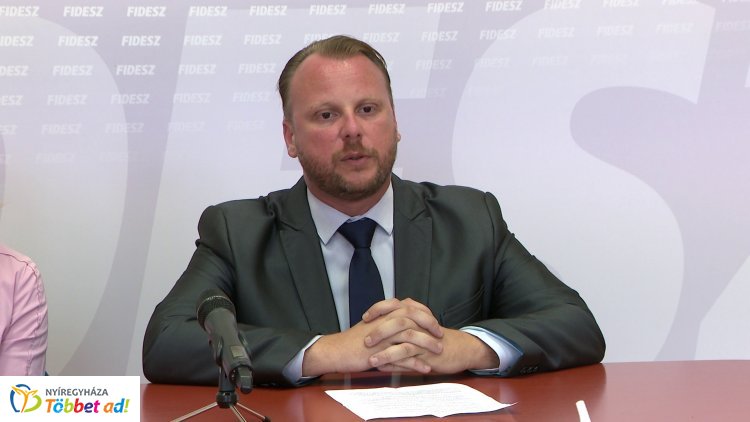 Papírja van a nyíregyházi ellenzéknek arról, hogy csal és hazudik