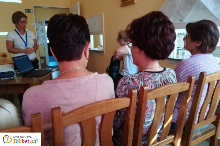 Fokozott figyelem a szépkorúakra – Megelőző előadások Szabolcs megyében