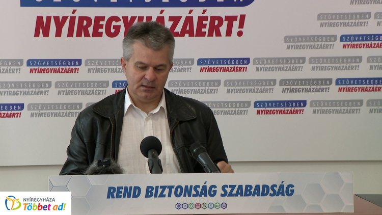 Megelőző óvintézkedésekről számolt be Lövei Csaba az MSZP irodájában