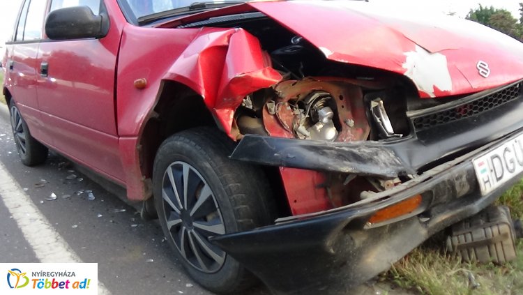 Ráfutásos baleset történt a 41-es főút bevezető szakaszán, az Orosi úton