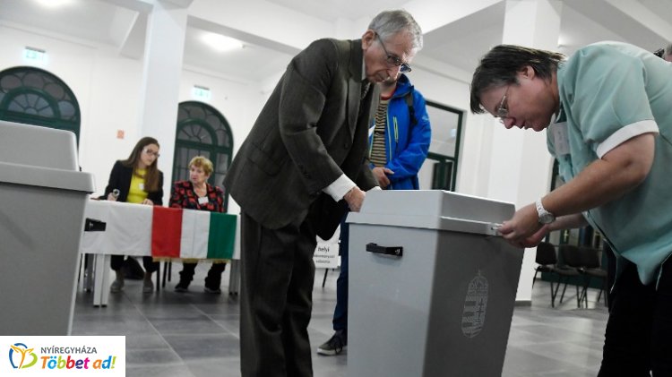 Két vagy három szavazólapot kapnak a választók a vasárnapi választáson