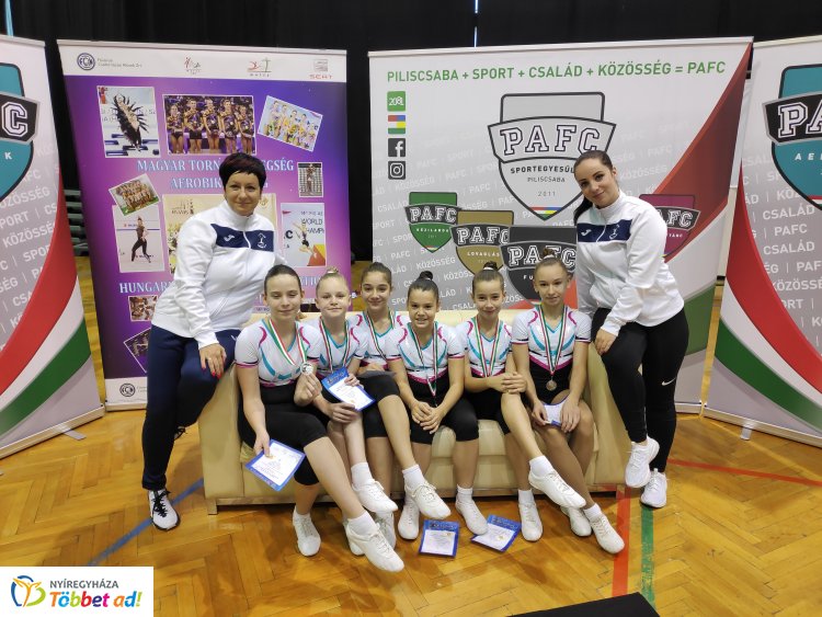 Aerobik kupadöntő - a Flexi Team versenyzői dobogóra állhattak 
