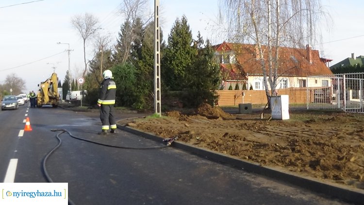 Gázvezeték sérült meg a Korányi Frigyes utcán – A szakemberek helyreállították a vezetéket