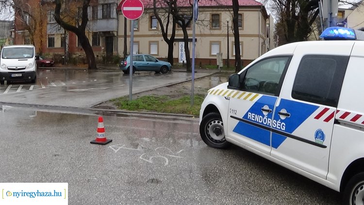  Tolatás közben elsodortak egy idős hölgyet a Búza téren     