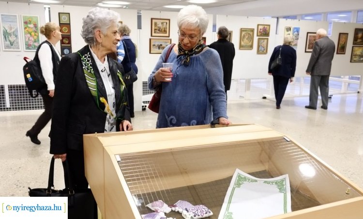Alkotó idősek – Nyíregyházi szépkorúak alkotásaiból nyílt kiállítás a VMKK-ban