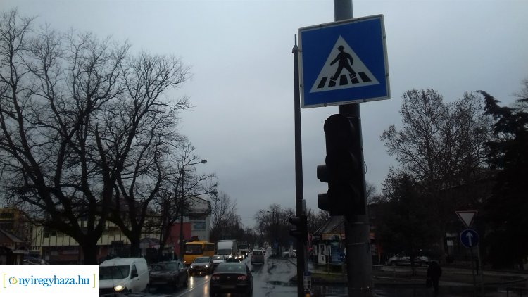 Fokozott figyelemmel közlekedjenek a Szent István utcán, nem működnek a jelzőlámpák!