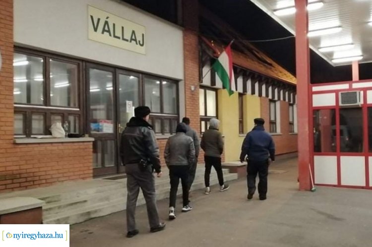 Átadták a rendőrök a Nyírbátorban elfogott határsértőket a román hatóságnak