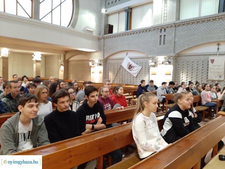 A Szent Imre Katolikus Gimnázium is csatlakozott a Wass Albert felolvasó maratonhoz