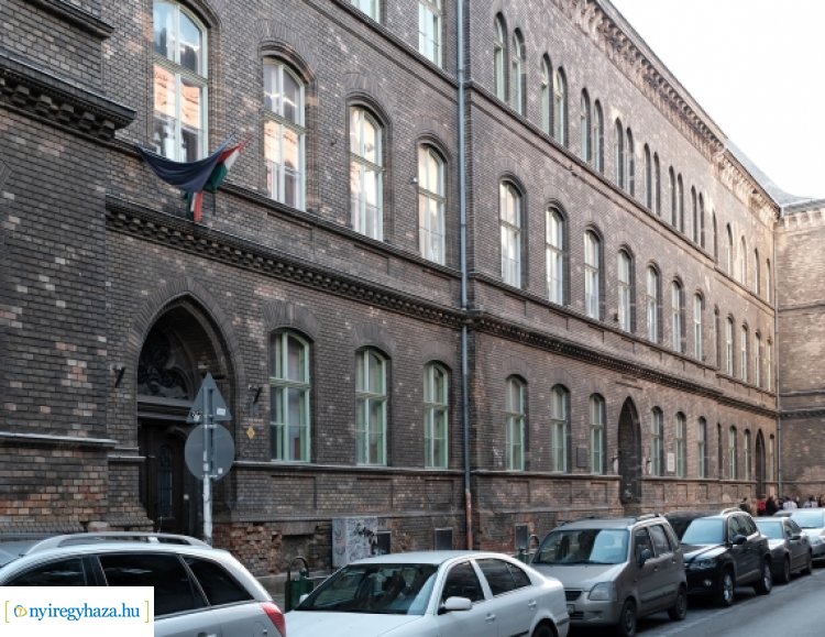 Emmi: minden iskolai programot, ünnepséget mondjanak le az intézmények!