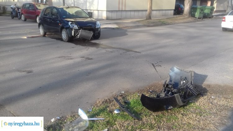 Baleset a Vécsey és a Toldi utca kereszteződésében – Nem adott elsőbbséget az egyik sofőr