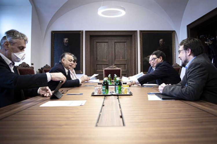 Az orvostudomány képviselőivel egyeztetett Orbán Viktor miniszterelnök