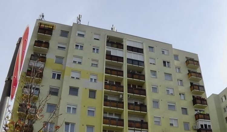 Tájékoztató érkezik a társasházakba – Fontos, hogy kihelyezzék a lépcsőházakba!