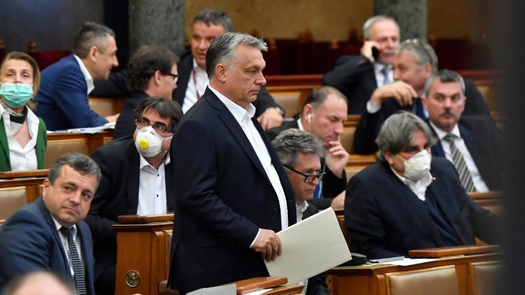 Elfogadta az Országgyűlés a koronavírus elleni védekezésről szóló törvényt