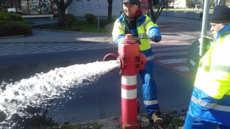 Tesztelték a nyíregyházi tűzcsapokat - Tűz esetén mindegyik használható