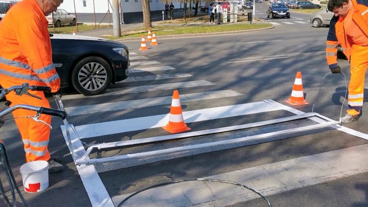 Útburkolati jeleket festettek - A Hunyadi utcán volt forgalomkorlátozás