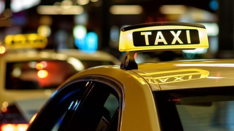 Könnyebben vehetnek részt a taxisok a házhozszállításban: áruszállítás és kedvezmények