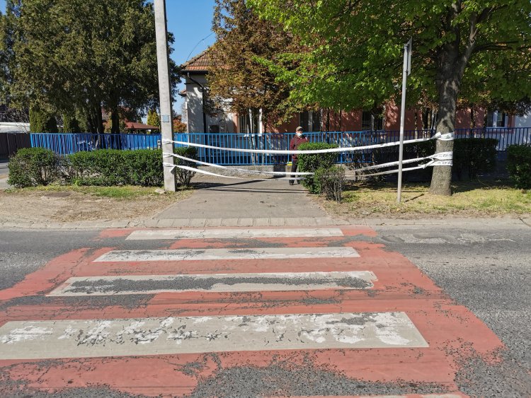 Építési területre lépni tilos - A gyalogátkelőhelyen sem lehet átkelni Örökösföldön