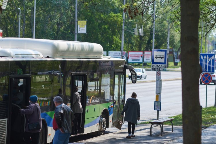 Buszos kapcsolatok a városrészek között: friss térképek az új, átmeneti menetrendhez