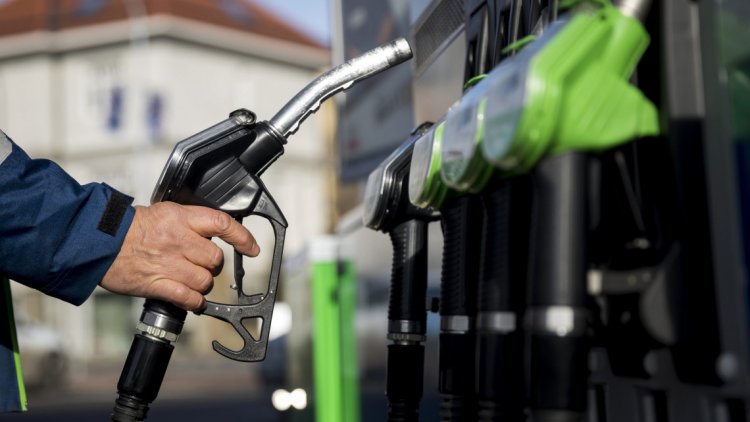 Drágul a benzin - Szerdától 6 forinttal kell többet fizetni a 95-ösért
