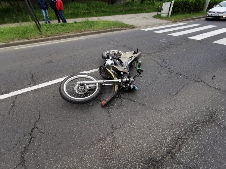 Baleset az Orosi úton - Egy motorost elsodortak, a jármű vezetője megsérült