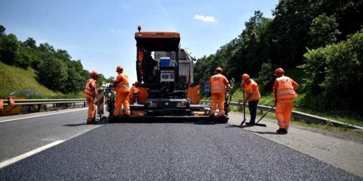 Forgalomkorlátozás lesz az M3-as autópálya Budapest-Hatvan vasút feletti hídján