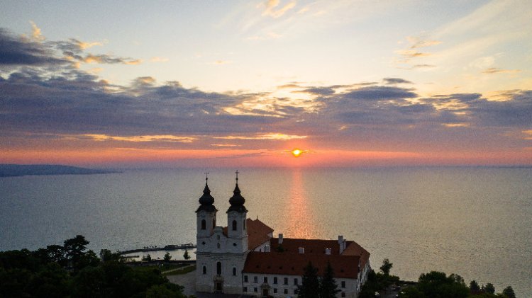 Még menthető a szezon, ebben bíznak a turisztikai szektor szereplői