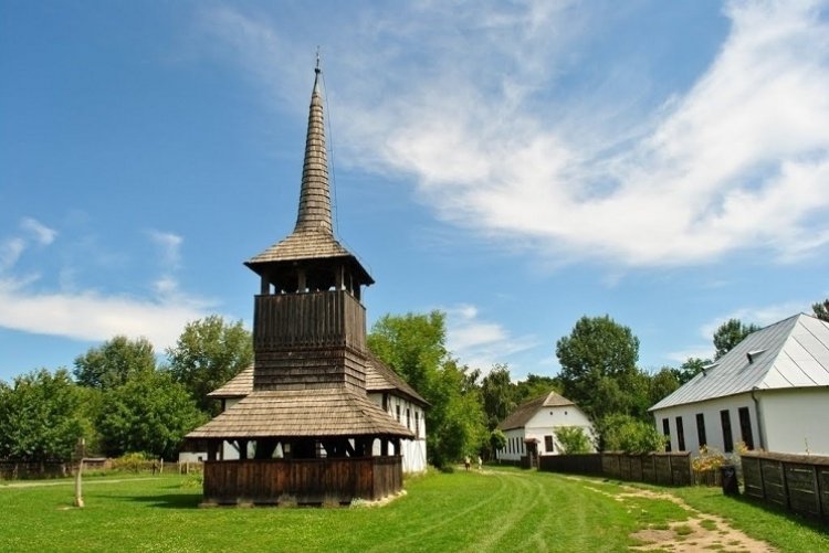 Forgatás a múzeumfaluban – A Trianon-emléknapról készítettek filmet a Kölcsey diákjai