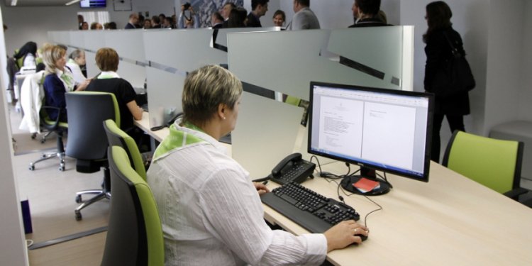 Hétfőtől újabb enyhítések a kormányhivatali ügyintézésben is