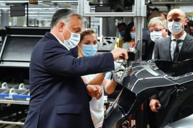 Orbán Viktor: kormányzati segítség kell a gazdaság újraindításához