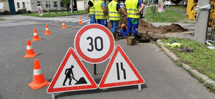 Csőtörés a Korányinál - Már dolgoznak a szakemberek a hiba elhárításán