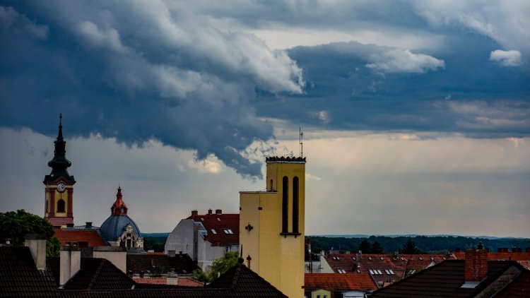 Enyhül a hőség, de előfordulhatnak felhőszakadások pénteken is