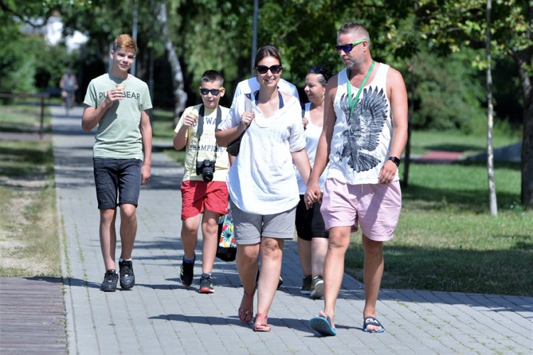Vakáció Nyíregyházán! - Ellepik a turisták Sóstót idén nyáron is!