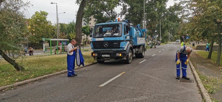 Forgalomkorlátozás mellett zajlik a csapadékelvezető rendszerek tisztítása Nyíregyházán