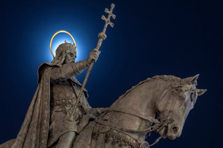 Szent István király az államszervezet és az egyház alapjait is letette