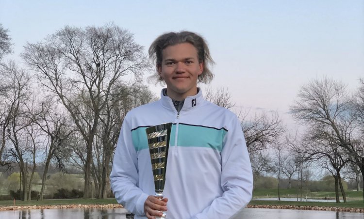 Címvédés a Winter Cup-on - Závaczki Bálint győzött a golfversenyen 
