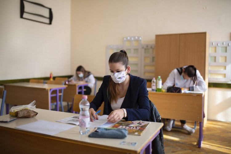 A magyar írásbelikkel kezdődnek az érettségi vizsgák hétfőn 