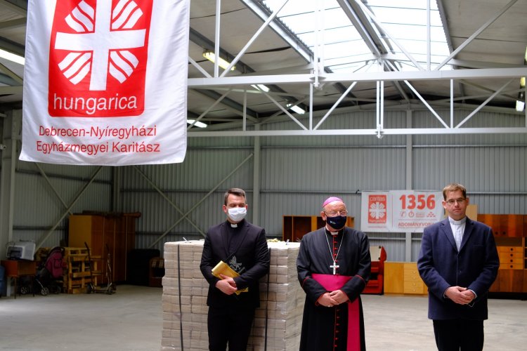 Új karitász központ Nyíregyházán – Palánki Ferenc megyés püspök áldotta meg az épületet