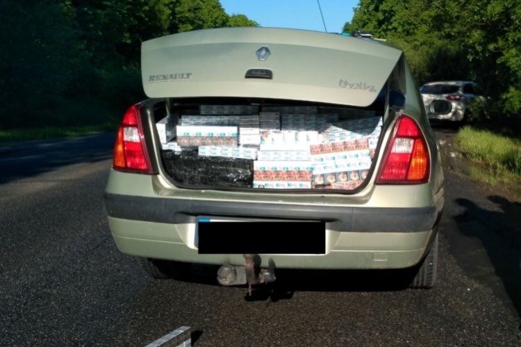Csempészett cigarettát szállított, a kölcsei rendőrök elfogták