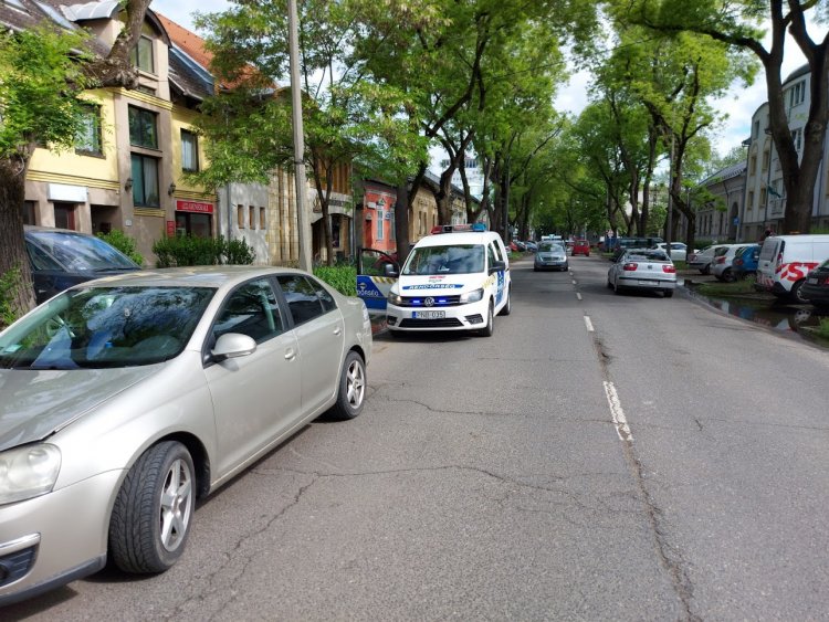 Hármas karambol történt a Szarvas utcán                     
