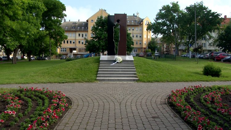 A Holokauszt nyíregyházi áldozataira emlékeztek a Bernstein Béla téren