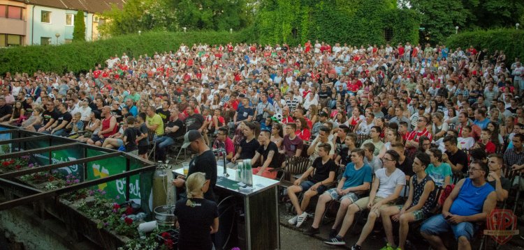 Foci EB-közvetítések is várják a Szabadtéri Színpad vendégeit