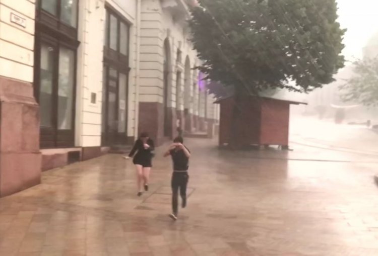 Magyarországra is megérkezett a tomboló vihar                  