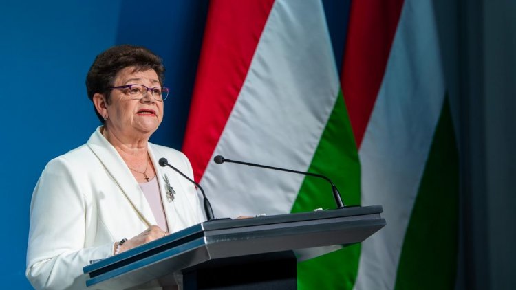 Müller Cecília: a vírus variánsai miatt indokolt a harmadik oltás